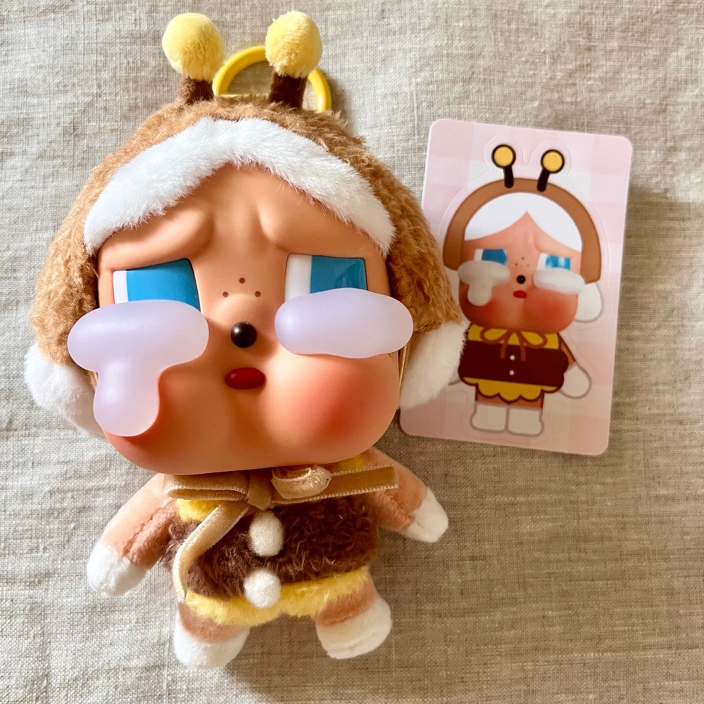 Pop Mart Crybaby Crying Again - I'll Bring You A Flower